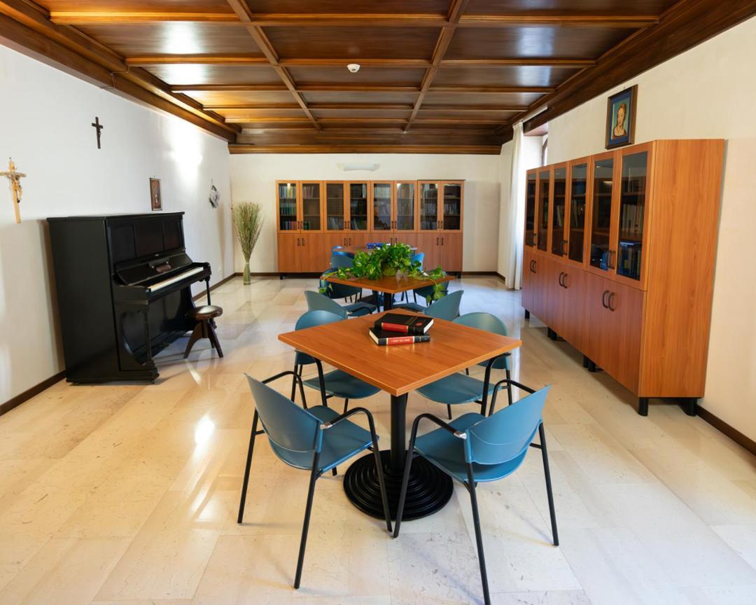 Nazareth Residence Витербо Екстериор снимка